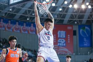 直播吧：曾繁日将成为非限制自由球员