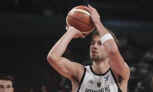 杀伤力十足！小瓦格纳半场7中3贡献15分 罚球10中9