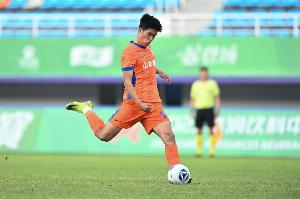 11 - 彭啸本场比赛有11次解围，刷新个人单场中超新高