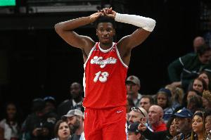 休赛期提前续约后受伤！JJJ：正在恢复 但复出时间取决于身体感受