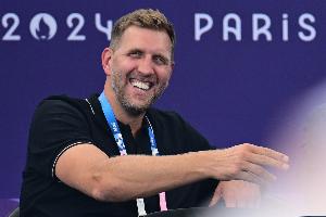 荣耀依旧！诺维茨基祝贺德国男篮：欧洲冠军！！！