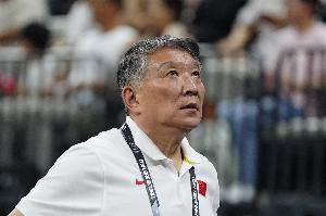 媒体人：希望看到像黄思静李梦那样有持球能力&多功能的锋线出现