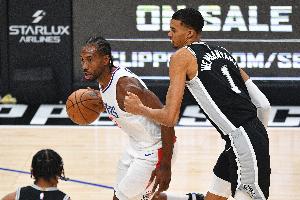 ESPN：快船人心惶惶担心成为下个马刺 小卡伤情被视为神圣的秘密