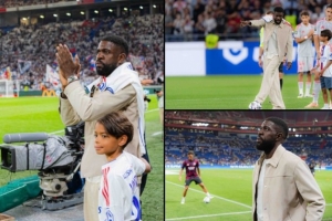 里昂为青训球员、前巴萨后卫乌姆蒂蒂举办退役仪式，赛前进行开球