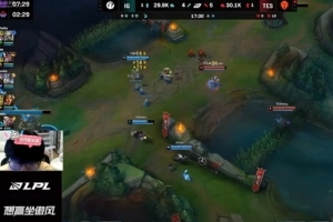 Jiejie：洛和猴子大招都用过了，怎么办啊！怎么办啊，快跑啊！