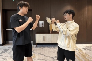 G2晒Bin与BrokenBlade合照：这周六超级彬大战上单教父