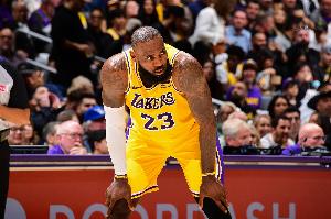 Shams：詹姆斯最近几天已加强球场训练 最早11月中旬才能回归