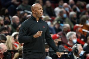 媒体人：主教练的支持对新秀很重要 盼杨瀚森未来的比赛别被影响