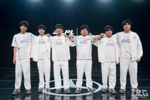 BLG官博总结S15：从人员更迭的阵痛求变 收尾我们走得潦草又愧疚