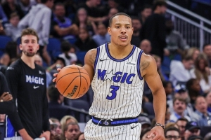 不准！贝恩14投5中得15分7板5助 末节5中1仅得到2分