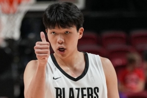 杨瀚森谈LA背靠背之旅：打好球 多吃点东西 那有一家包子店很好吃