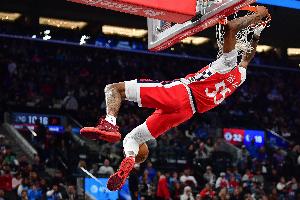 小琼斯：我只管上场打自己的球  不去管裁判怎么吹罚