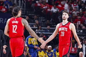 拆开申京&亚当斯进攻更好？乌度卡：确实有点 但也是为防对面后卫