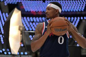 难有起色！比尔半场3中1仅拿2分1板1助 正负值-8全队最低