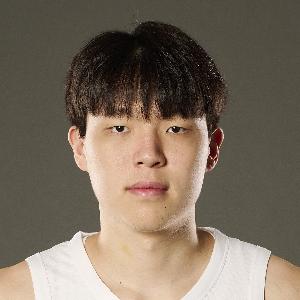 青岛队记：瀚森要自己知道能干啥&别做不擅长的 比如里斯就扔三分