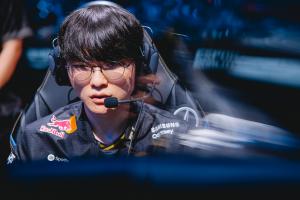 LPL严父Faker对阵AL全场数据20/12/37，最多阵亡为第二局冰鸟