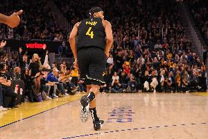 今日勇士VS雄鹿！队记：摩西-穆迪状态升级为可以出战！