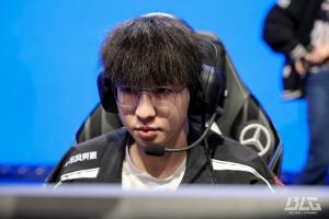 疑似Elk粉丝晒和Elk短信记录：你说我愿意相信是我的事，那好吧，对不起