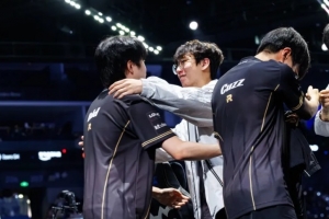 直到他们再次相遇，赛事官方分享Bdd与Ruler拥抱合照