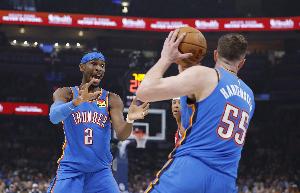 卡特：可怕的是 雷霆去年就很强&但今年更强了 大家得小心了