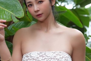 这大体格！张曼源晒性感视频：粽叶里面裹白糯米，是我最爱的白粽啦