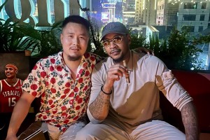 来自瓜哥肯定！知名网红画家画安东尼肖像获瓜哥点赞 并合影留念
