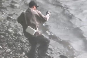 搁这荒野求生呢？布克的冰岛旅行偷感十足