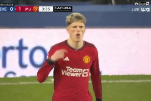 致敬偶像C罗！回顾加纳乔惊天倒钩斩获普斯卡什奖！