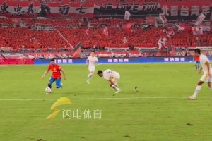 【集锦】江苏联-南通2-1苏州 苏州队门将纪振勇超巨失误送礼