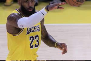 美媒：詹姆斯是场下GOAT！真论起打球，GOAT还得是乔丹！